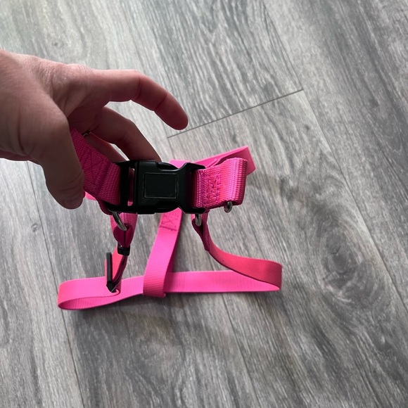 Large Pink Step-In Dog Harness – Adjustable Straps – Excellent Condition - Picture 2 of 3